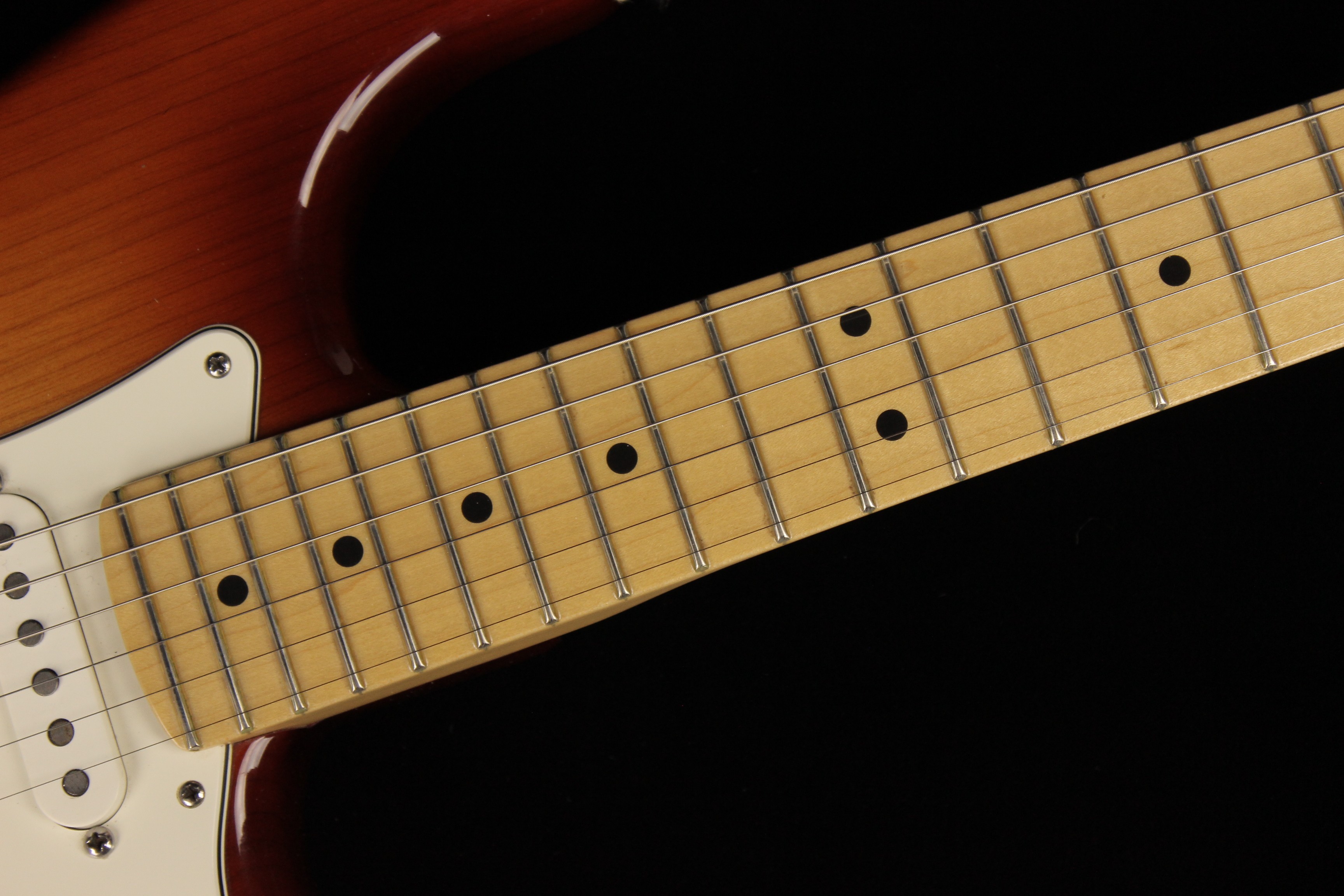 Fender American Standard Stratocaster Sienna Sunburst (SN: US11189280) |  Gino Guitars