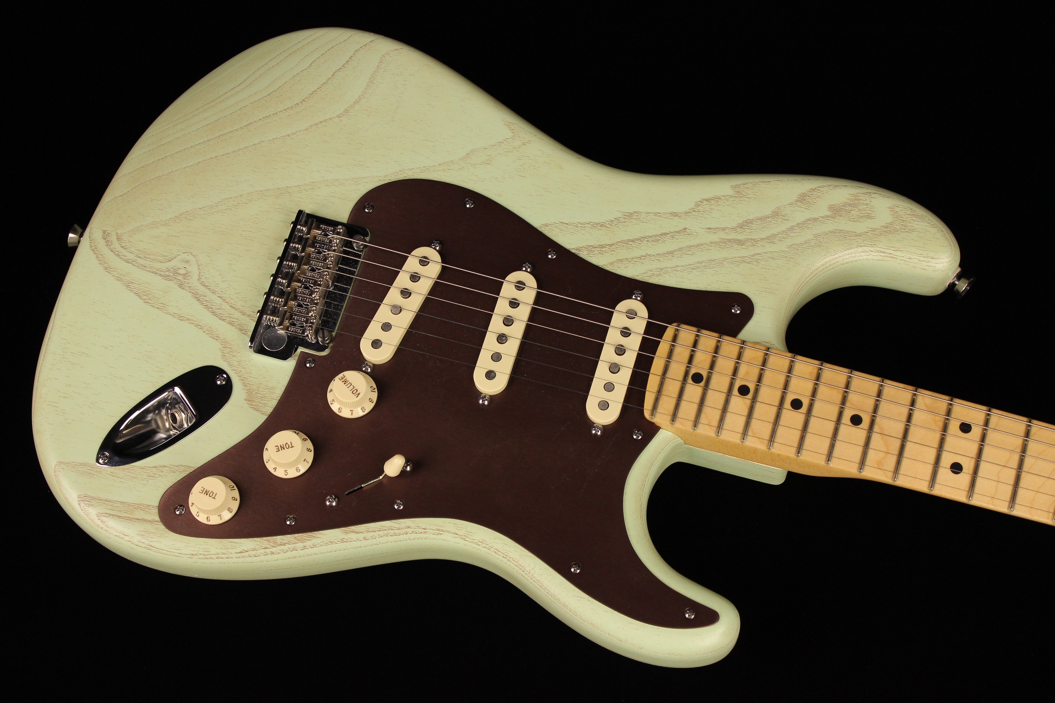 Fender American Stratocaster Rustic Ash Surf Green (SN: US13035093) | Gino  Guitars