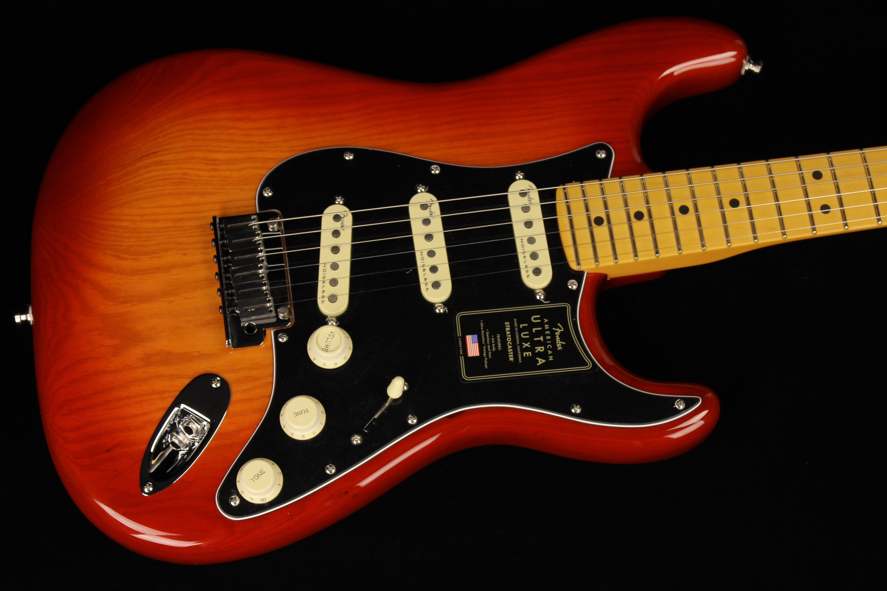 Fender American Ultra Luxe Stratocaster Plasma Red Burst (SN 