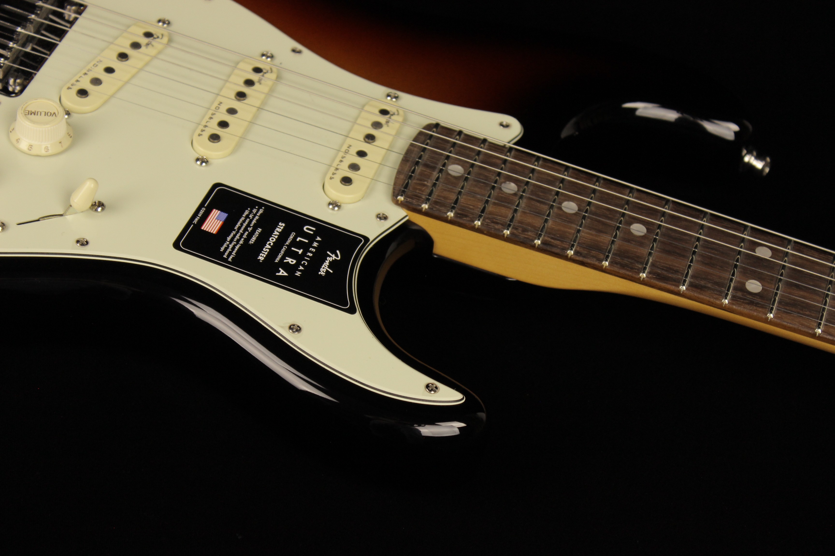 American Ultra Stratocaster Gaucher (USA, RW) - ultraburst Guitare