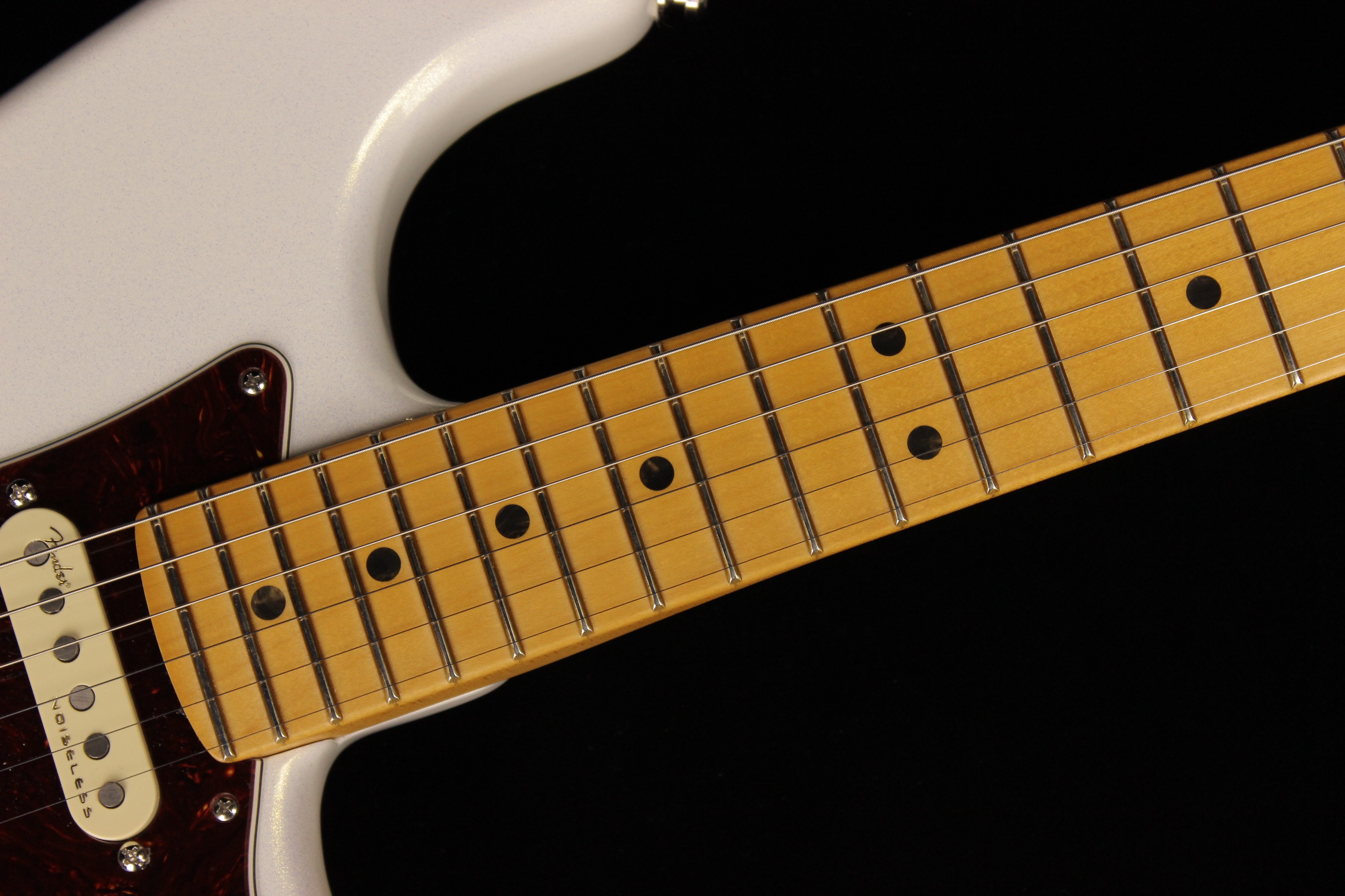 Fender American Ultra Stratocaster HSS Artic Pearl (SN: US22039030) | Gino  Guitars