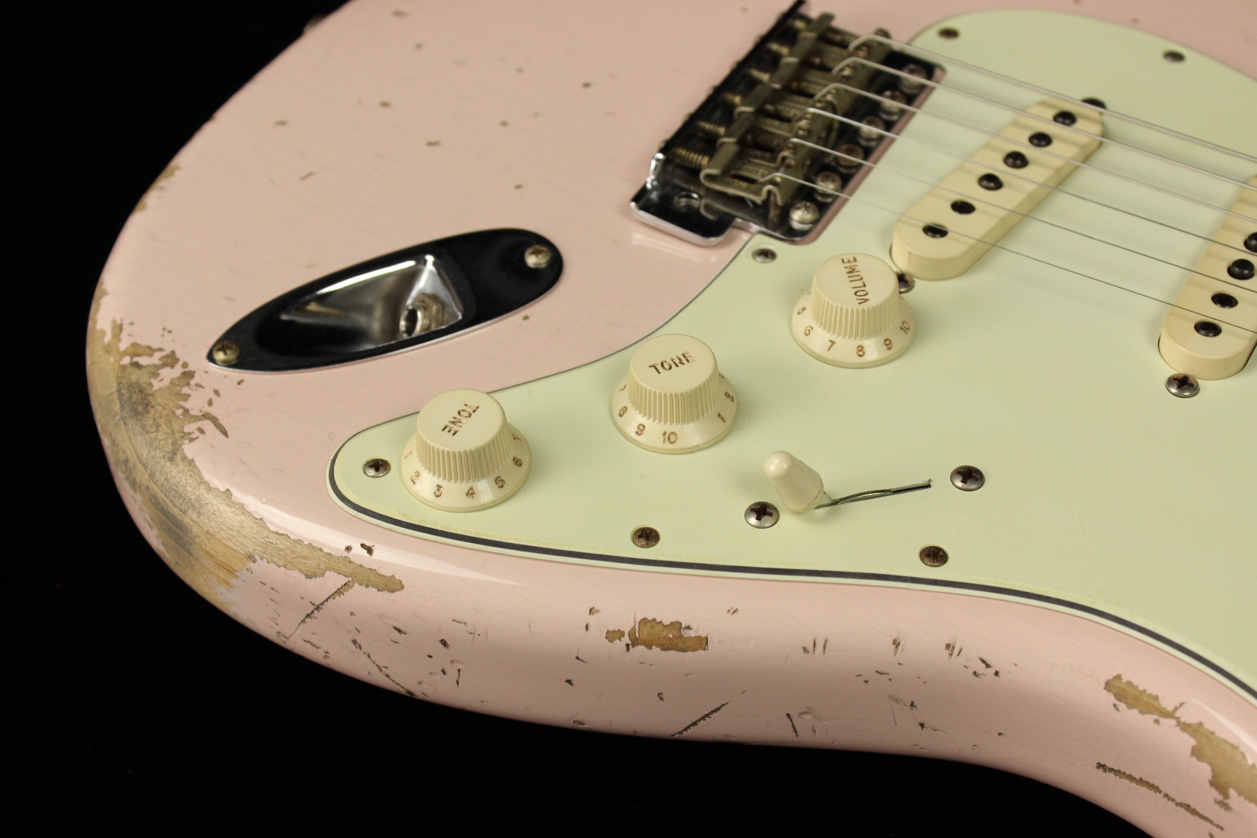 Fender Custom 1960 Stratocaster Heavy Relic Faded Shell Pink