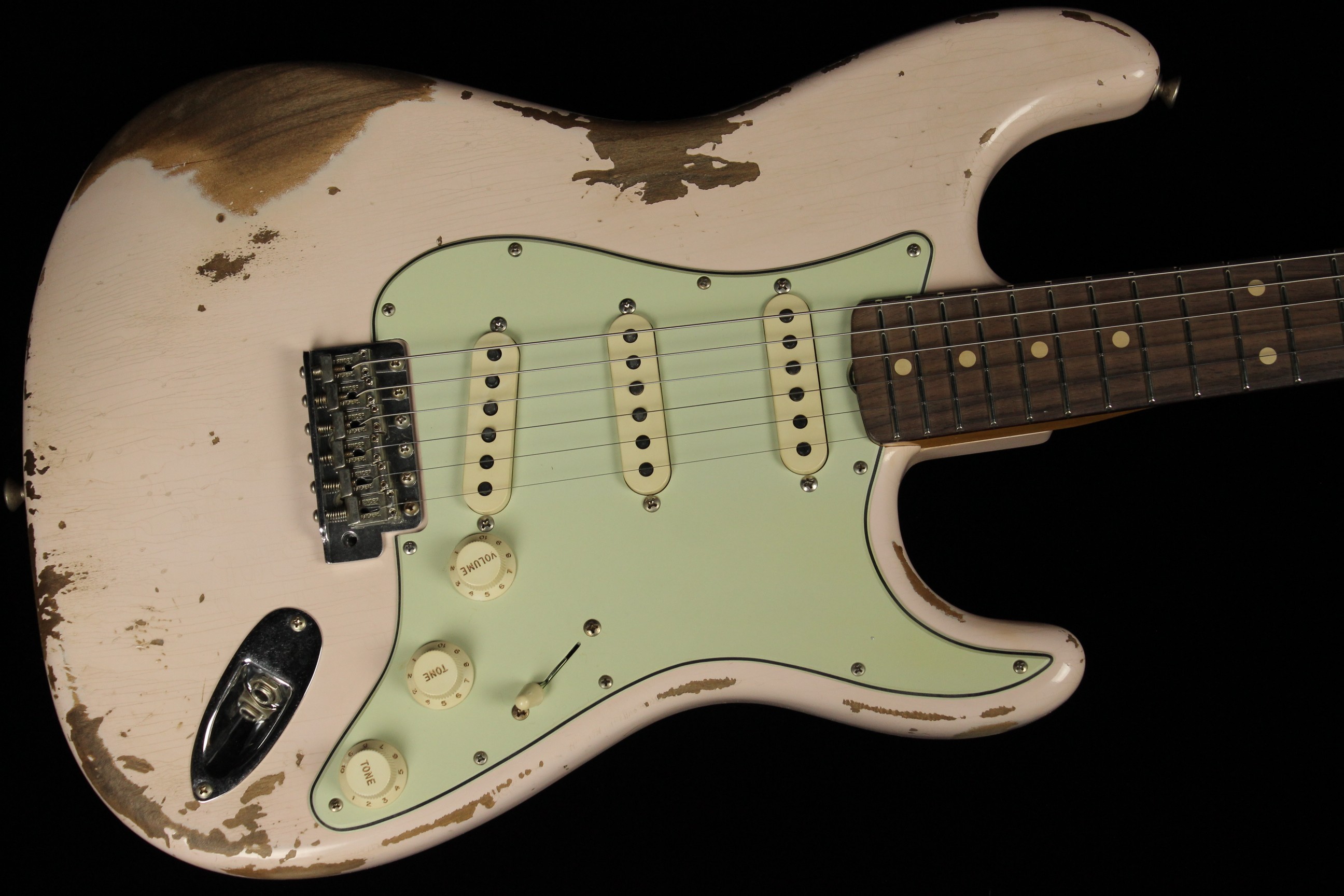 Fender Custom 1960 Stratocaster Heavy Relic Faded Shell Pink (SN: R94961) |  Gino Guitars