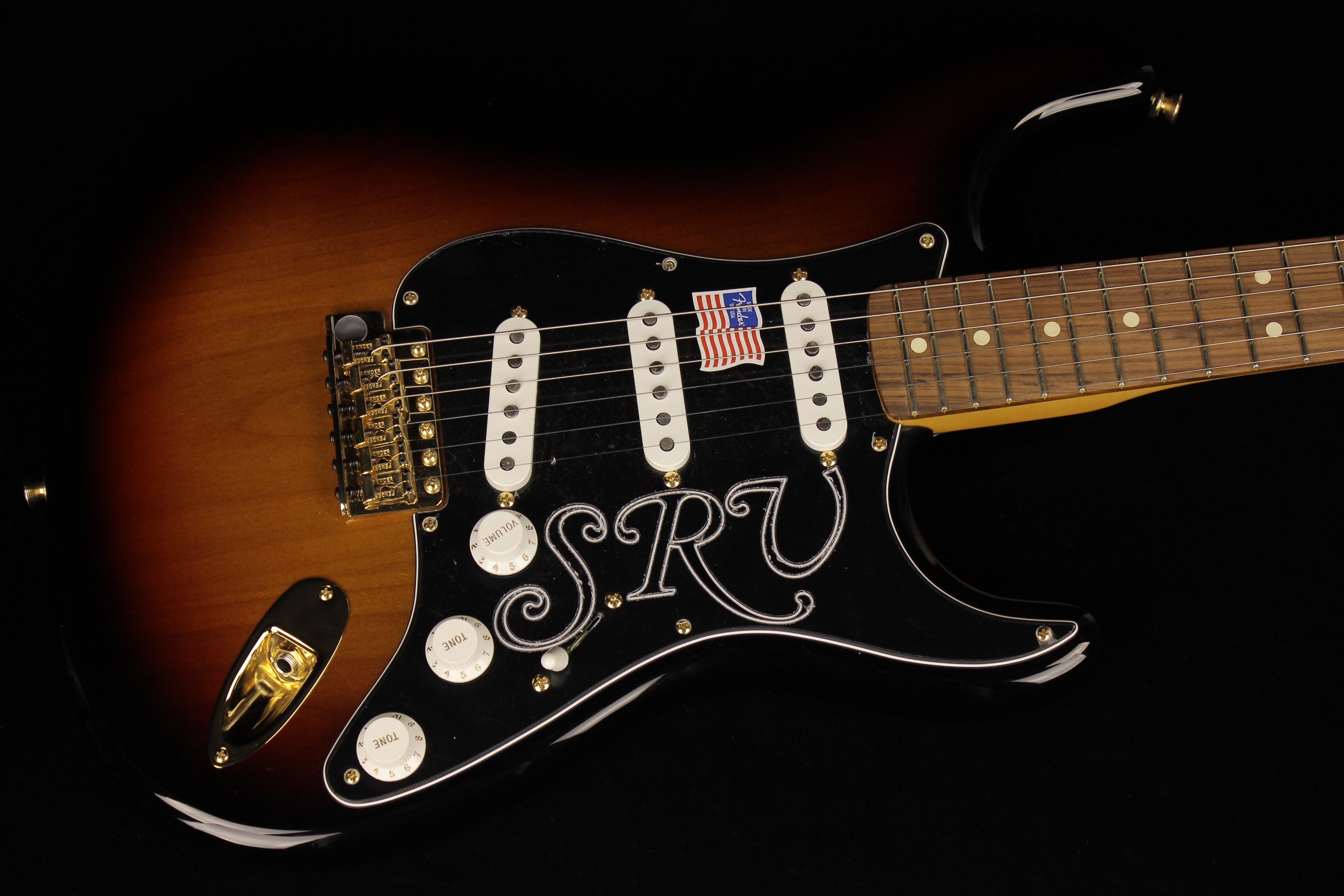 Fender Stevie Ray Vaughan Stratocaster 3-Color Sunburst (SN: US23035594) |  Gino Guitars