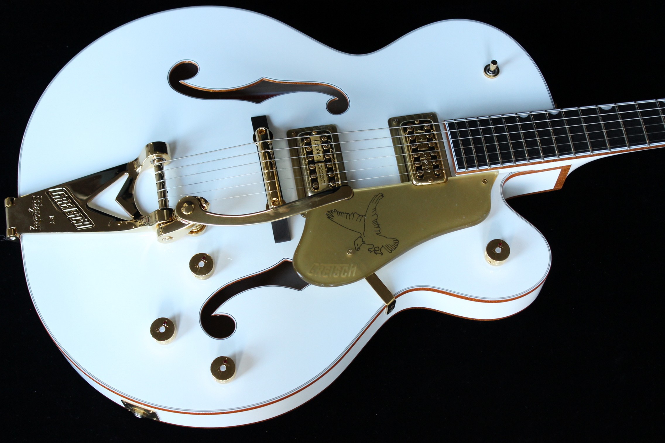 gretsch g6136t players edition white falcon with bigsby