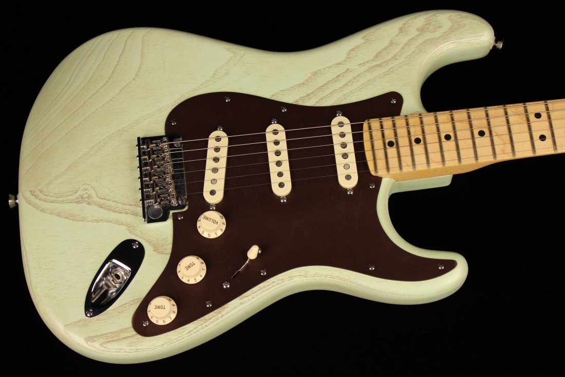 Fender American Stratocaster Rustic Ash