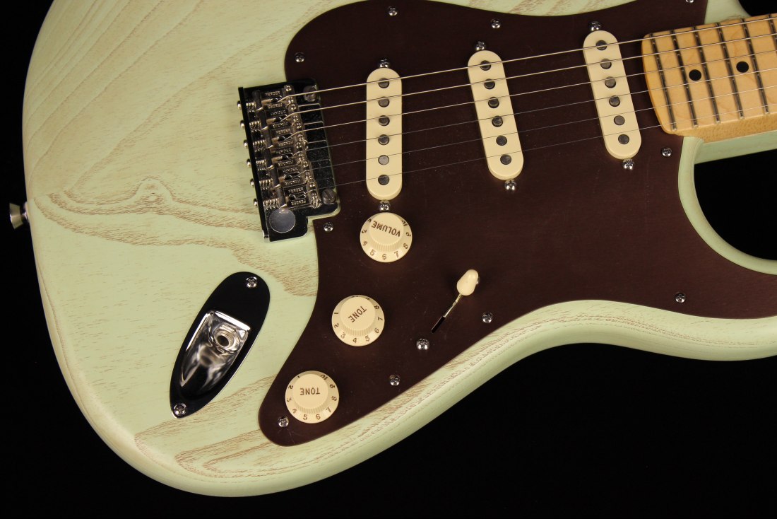 Fender American Stratocaster Rustic Ash