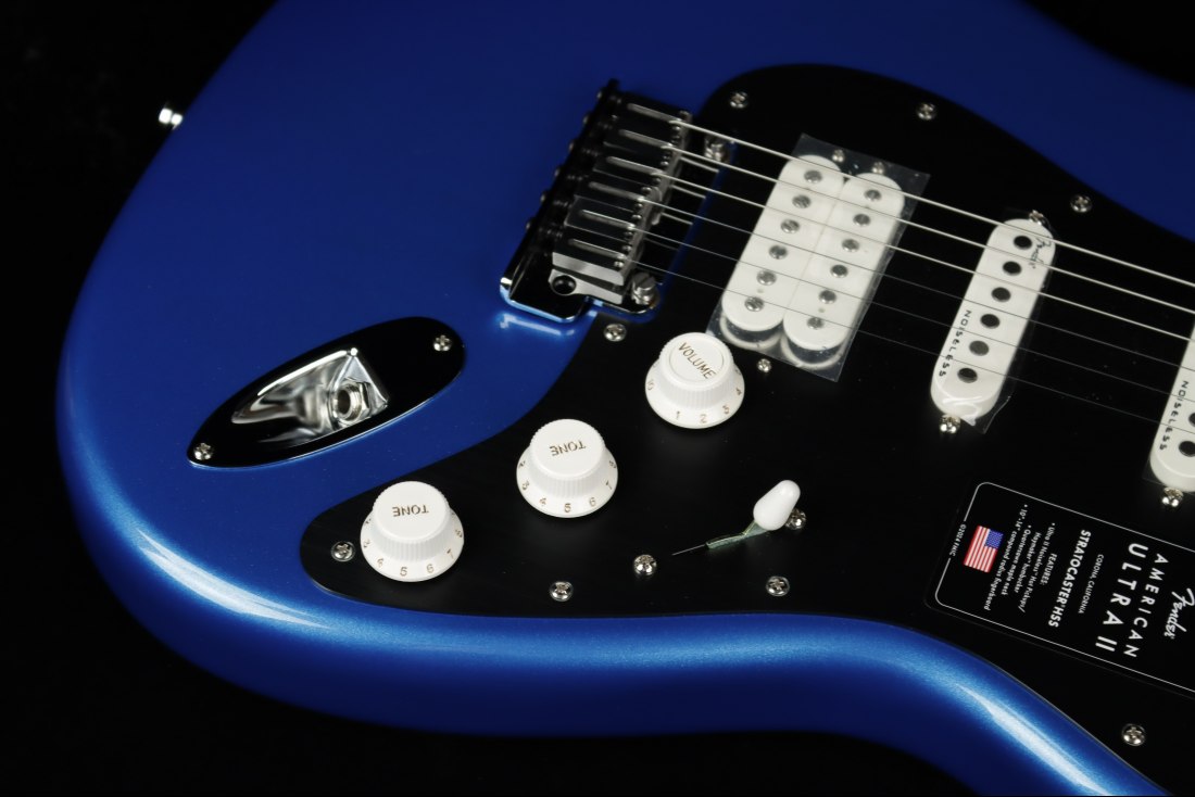 Fender American Ultra II Stratocaster HSS - EB NBL