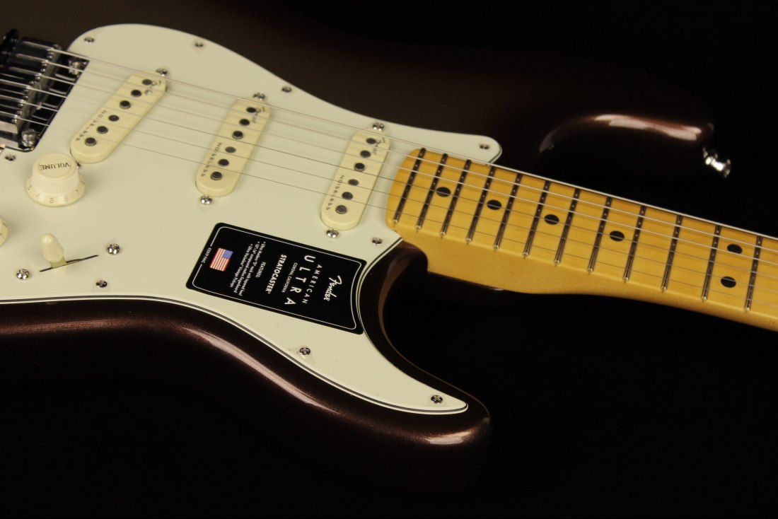 Fender American Ultra Stratocaster - MN MBS