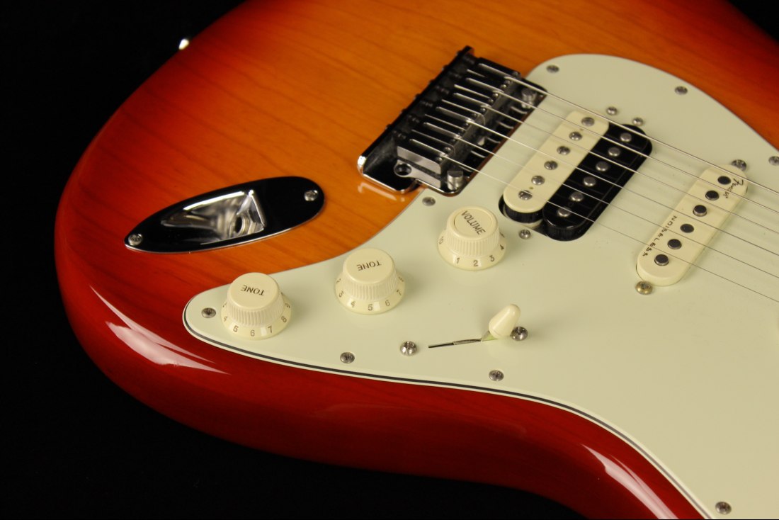 Fender American Ultra Stratocaster HSS - MN PRB