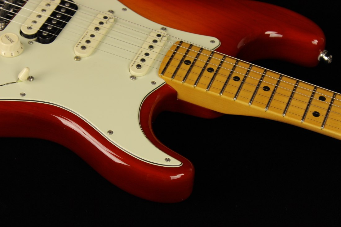 Fender American Ultra Stratocaster HSS - MN PRB