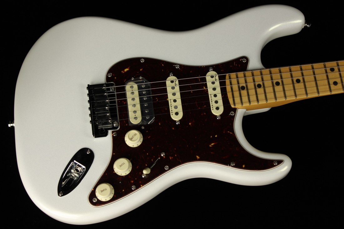 Fender American Ultra Stratocaster HSS - MN APL