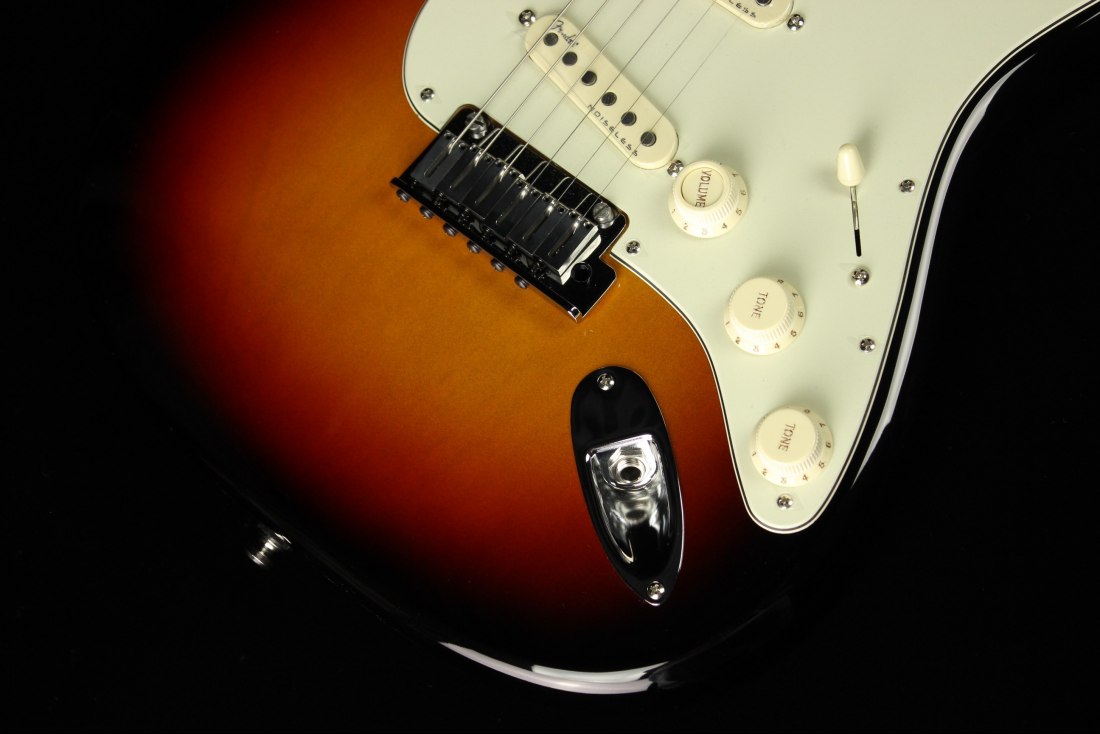 Fender American Ultra Stratocaster - RW ULB