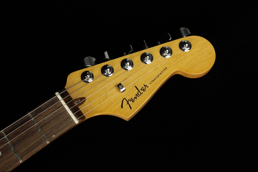 Fender American Ultra Stratocaster - RW ULB