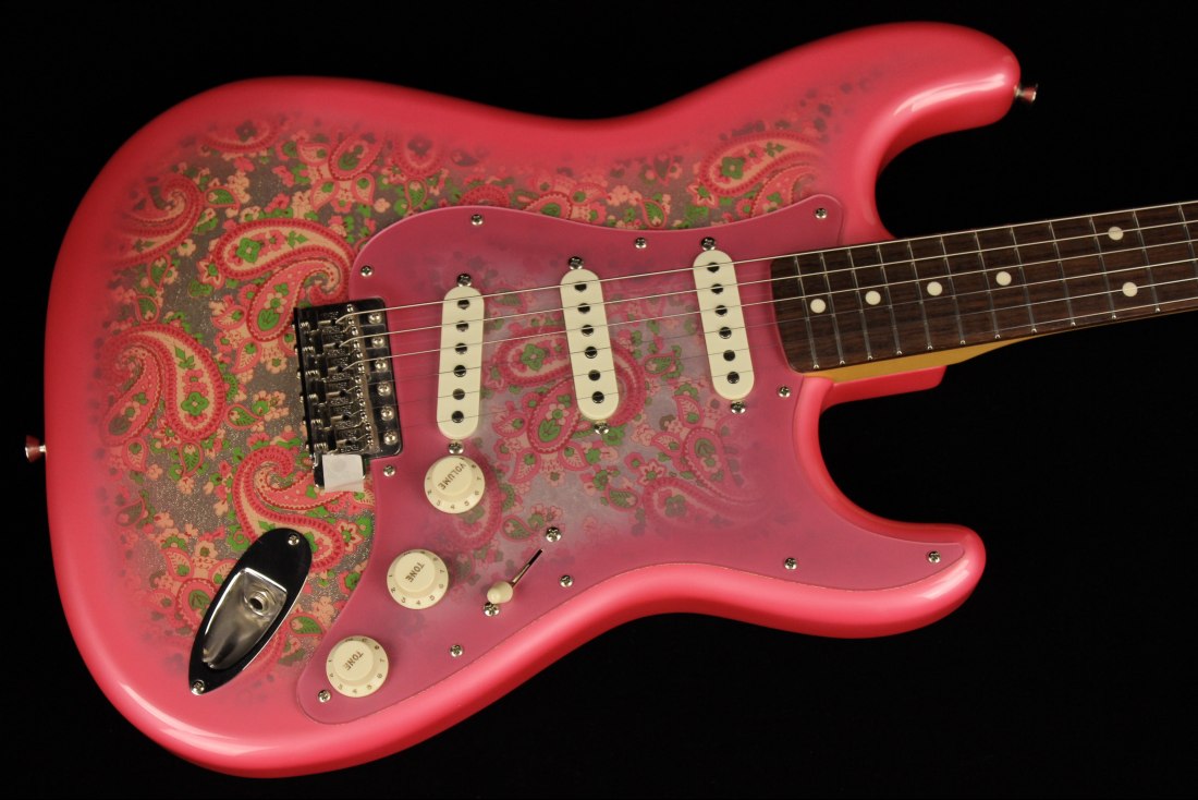 Fender Made in Japan Traditional 60s Stratocaster Pink Paisley