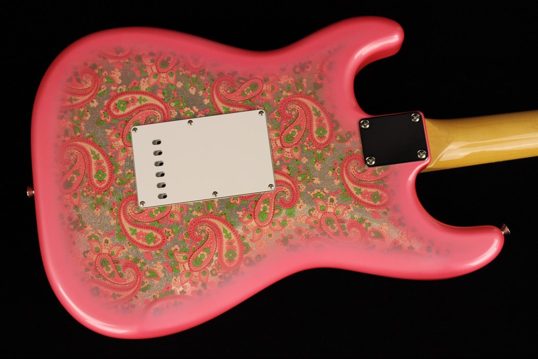 Fender Made in Japan Traditional 60s Stratocaster Pink Paisley