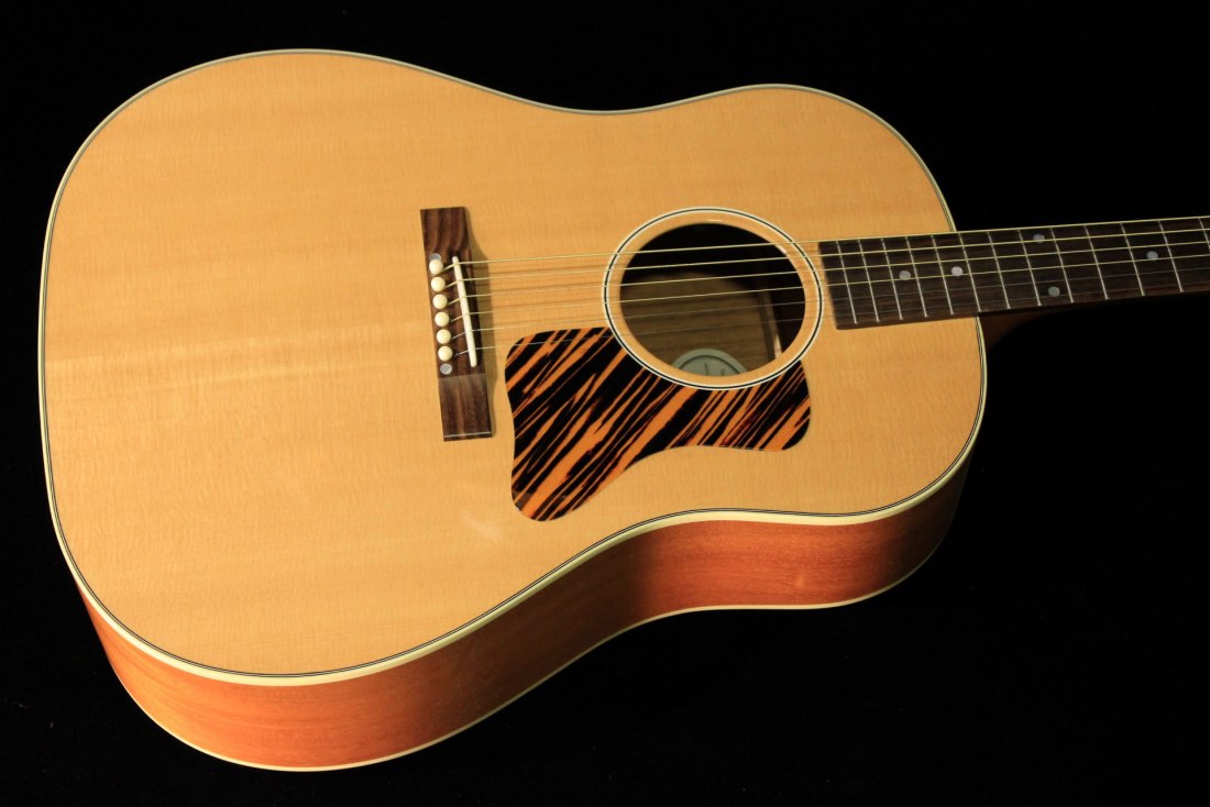 Gibson J-35