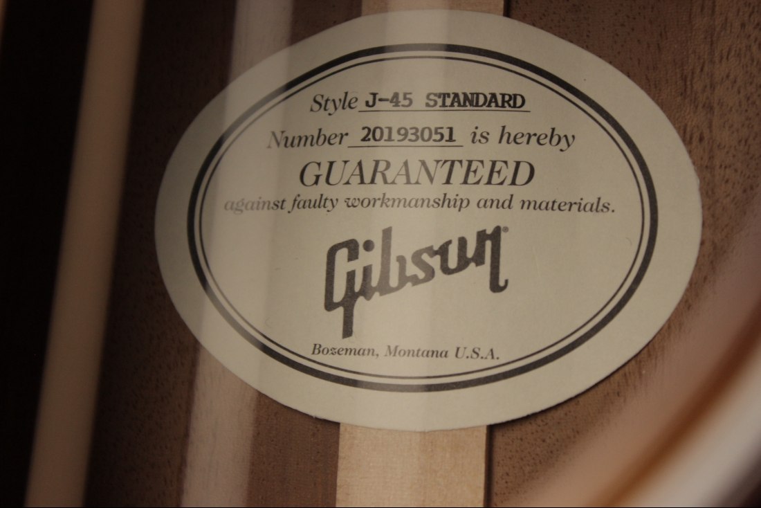 Gibson J-45 Standard