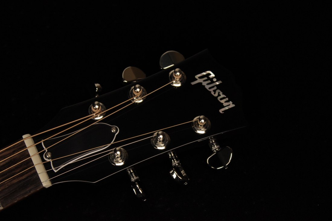 Gibson J-45 Standard