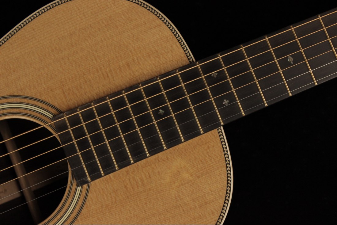 Martin 012-28 Modern Deluxe