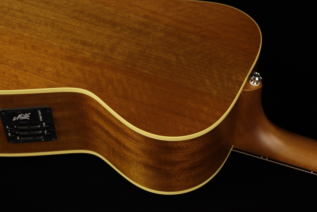 Maton EBG808TE