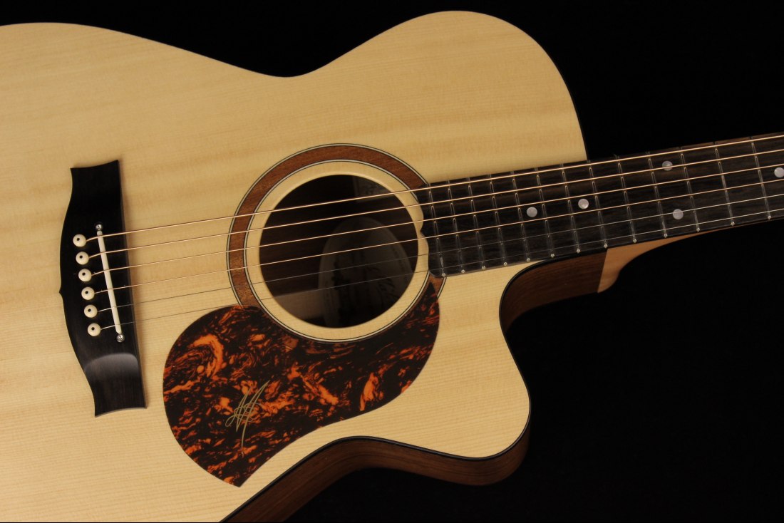 Maton SRS808C