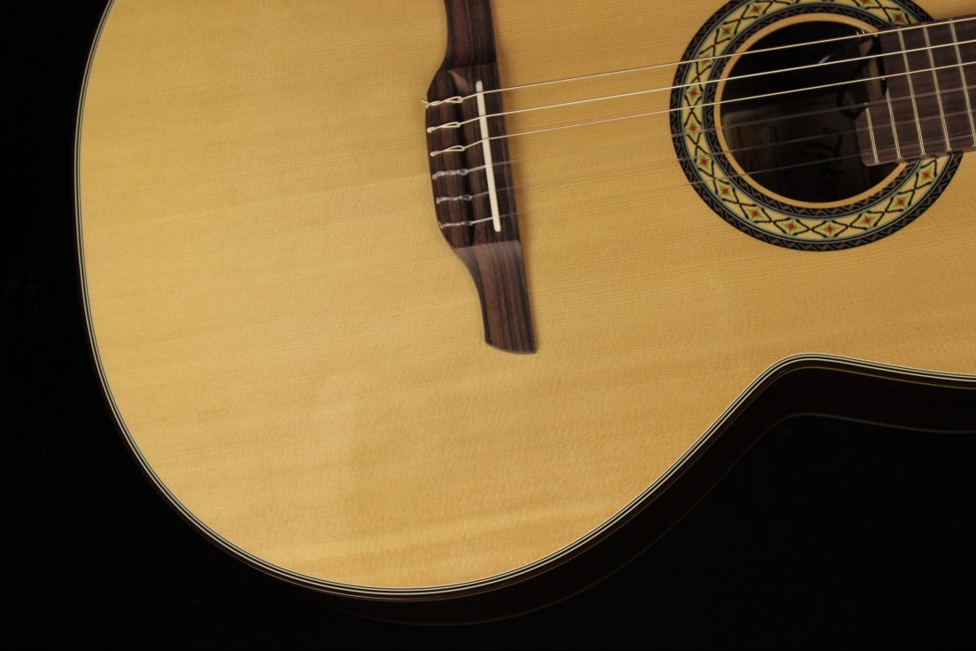 Takamine TC135SC