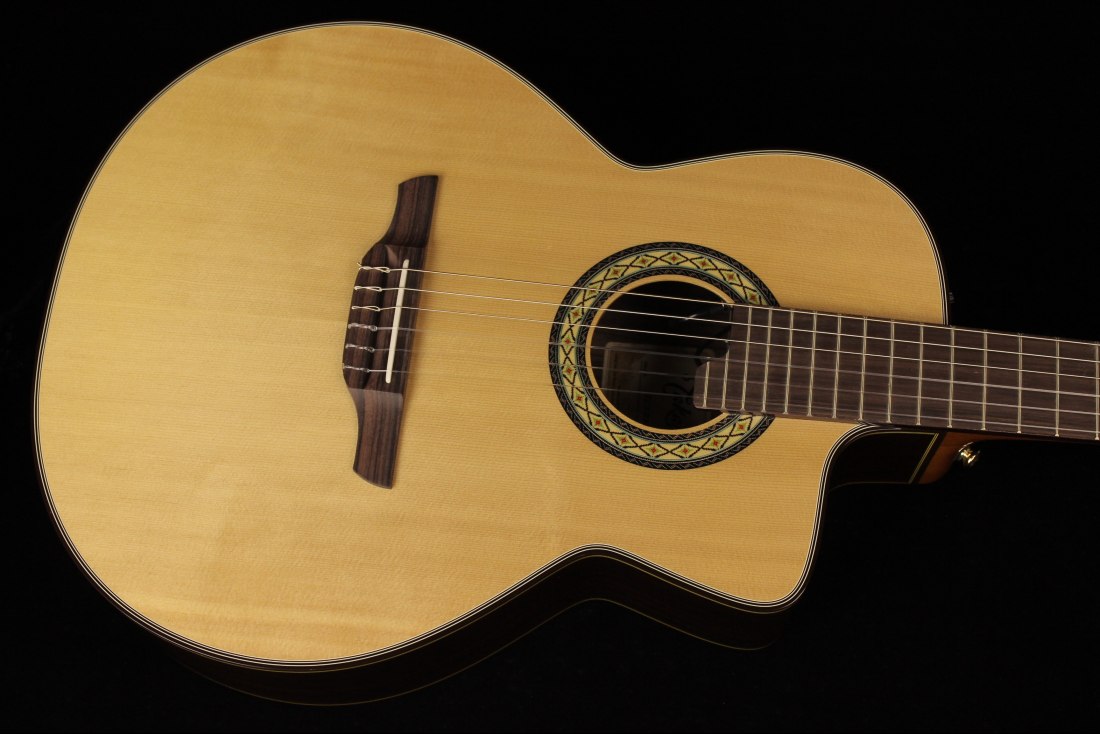 Takamine TC135SC