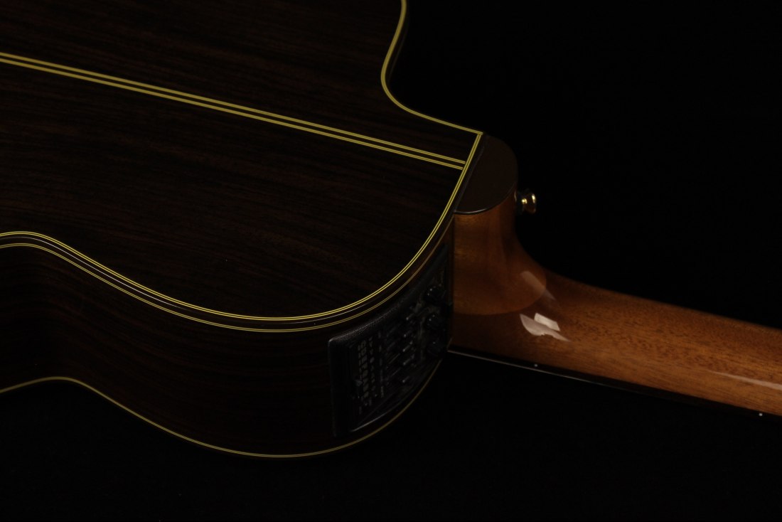 Takamine TC135SC