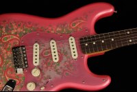 Fender Made in Japan Traditional 60s Stratocaster Pink Paisley