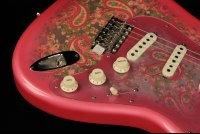 Fender Made in Japan Traditional 60s Stratocaster Pink Paisley