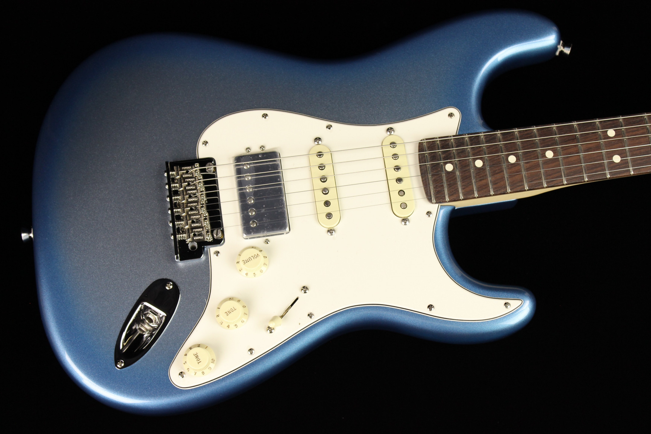 Fender American Showcase Stratocaster HSS Limited Edition Sky