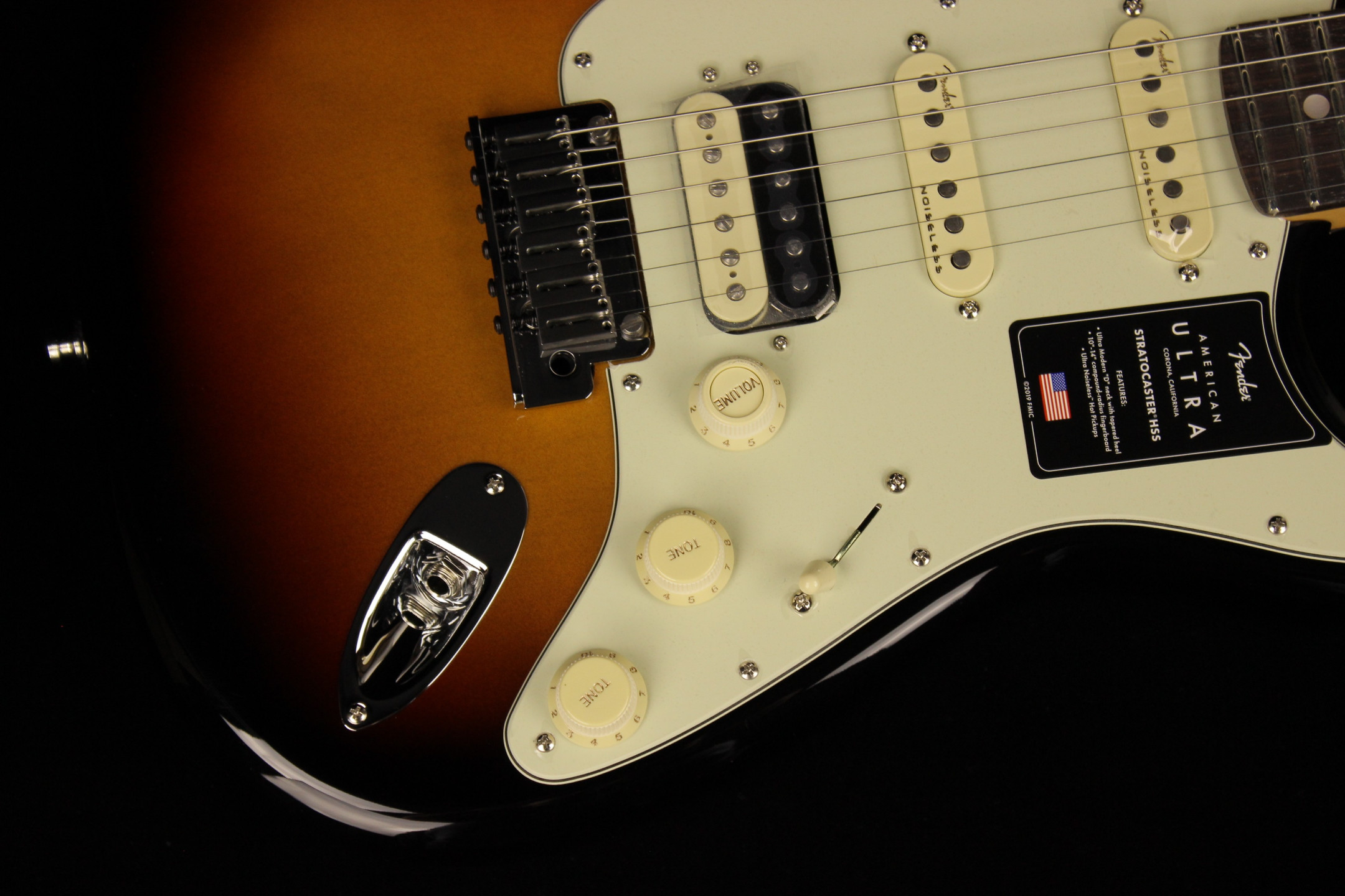 Fender American Ultra Stratocaster HSS Ultraburst (SN: US23025624