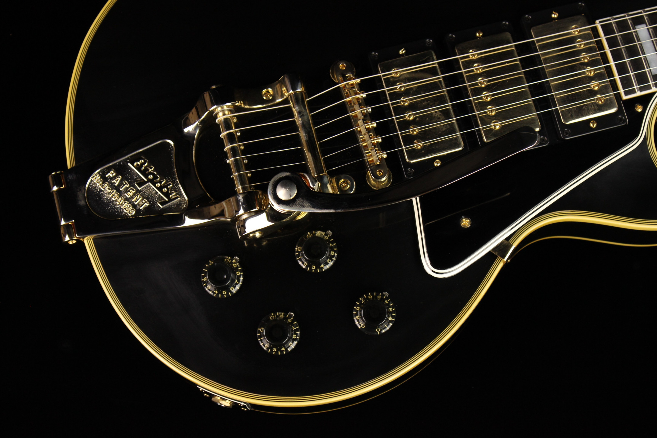 Gibson Custom 1957 Les Paul Custom Reissue Black Beauty 3-Pickup Bigsby VOS  Vintage Ebony (SN: 71939) | Gino Guitars