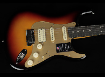 Fender American Ultra II Stratocaster HSS - EB ULB